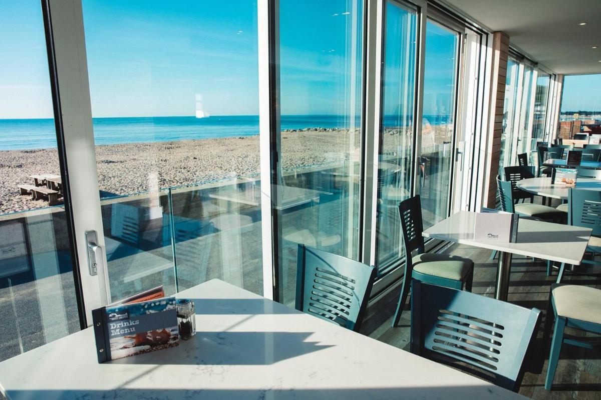 The Firs - Apartment Next To Beach & Forest - Pets Are Free Barton on Sea Exterior photo