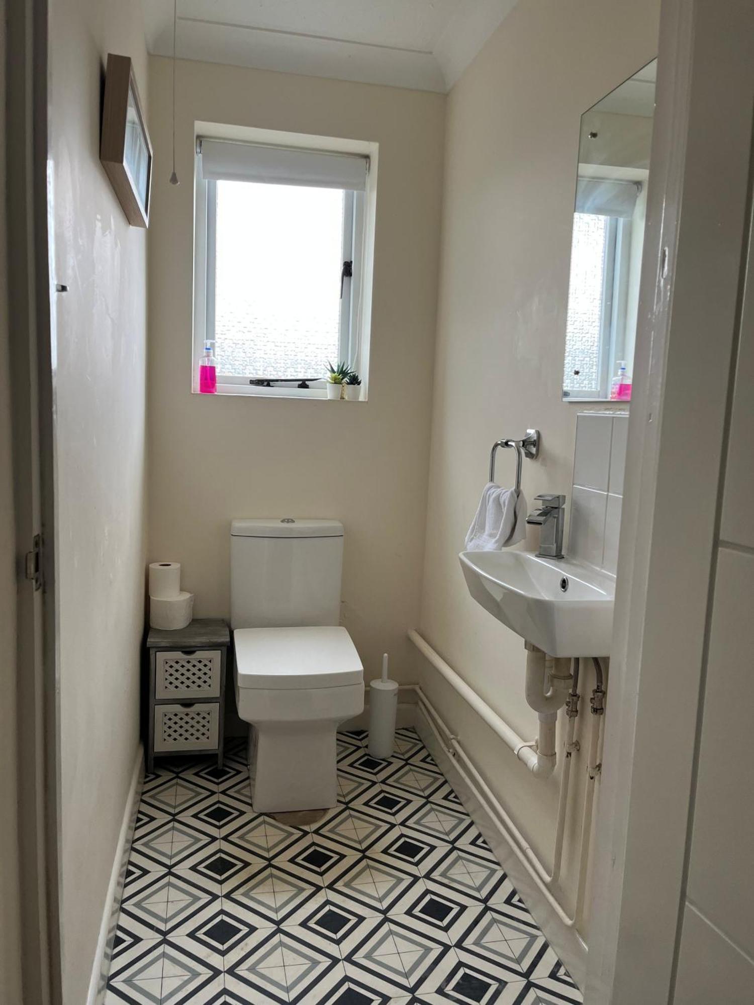 The Firs - Apartment Next To Beach & Forest - Pets Are Free Barton on Sea Exterior photo
